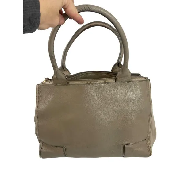 Tory Burch Ella work tote/Large tan pebbled leather/neutral Leather- fair condi - Image 9