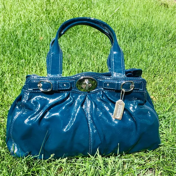 Nice COACH bag - RARE color 🌹🌹 - Image 3