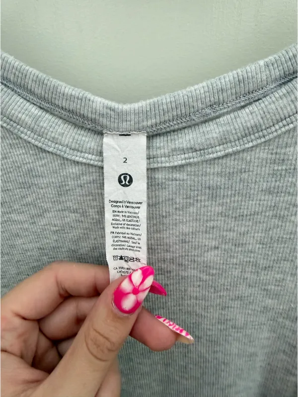 Lululemon Tee Short Sleeve - Image 5