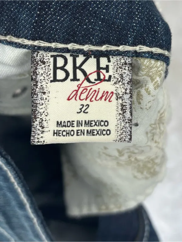 BKE Payton Jean Shorts Dark Wash Contrast Denim Bermuda Lightly Distressed - Image 9