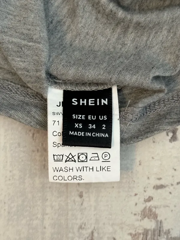 Shein Grey Crop Top - Image 3