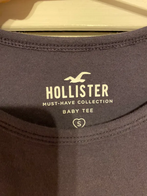 Hollister Baby Tee - Image 4