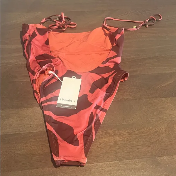 Vitamin A Coral & Burgundy Tropical-Print One-Piece Swimsuit - Image 3