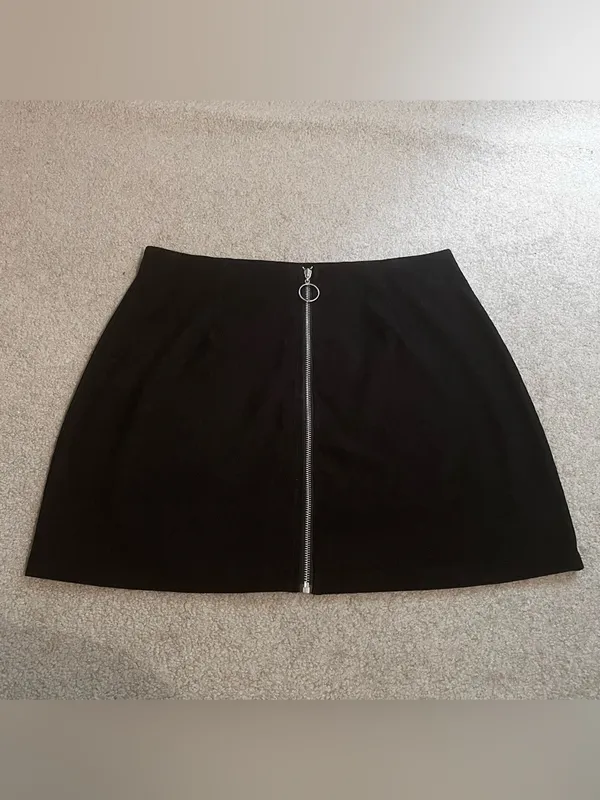 Black Ribbed Suede Mini Skirt with Silver Circle Zipper - Image 4