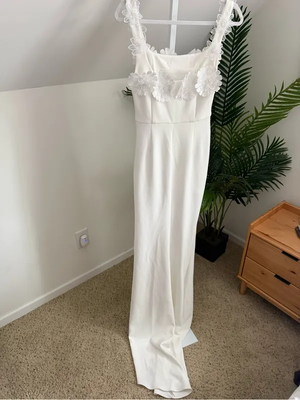 Elliatt Charlotte Gown in Ivory size small - Image 8