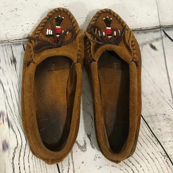 Minnetonka Moccasins Thunderbird Boat Moc Brown beaded size 8.5 - Image 9