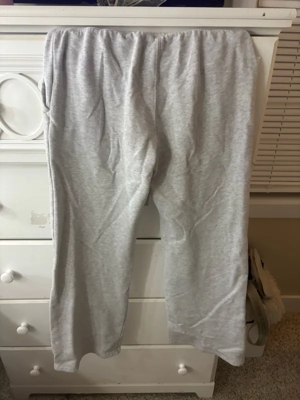 Hollister Wide-Leg Grey Sweatpants - Image 2