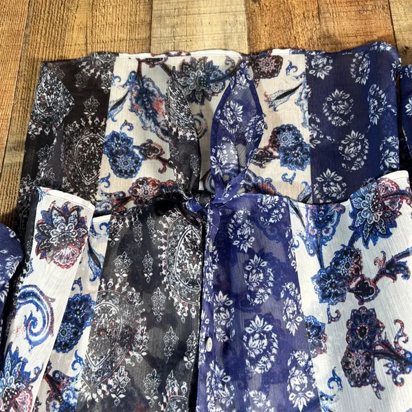 Chico's Blue Paisley Sheer Button Up Roll Tab Sleeve Front Tie Top Size 1 Boho - Image 4