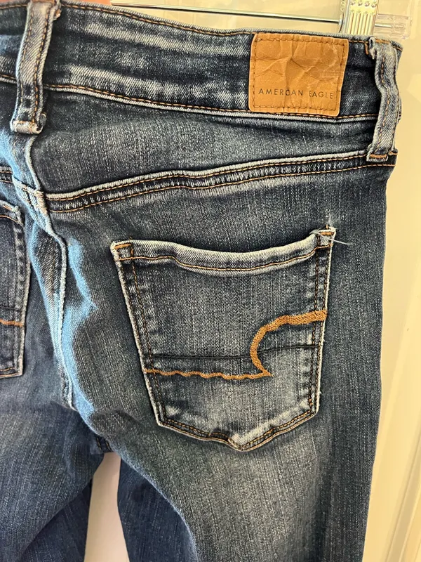 American Eagle Next Level Stretch Jean Size 4 - Image 2