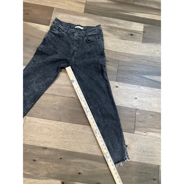 Y2K Levi’s Mom Jeans Black Button Fly -80s Style– Size 28 - Image 9