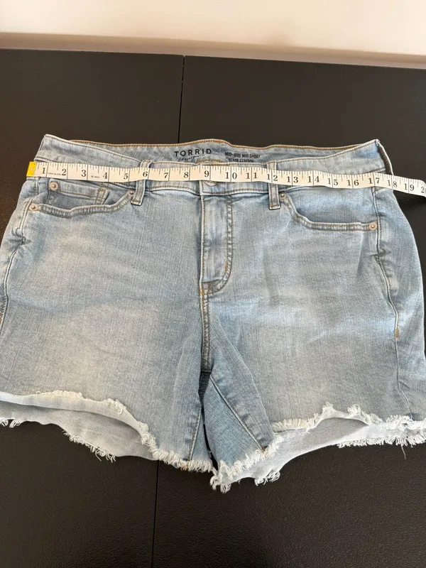 Torrid Mid-Rise Mid Short Vintage Stretch Denim Cutoff Shorts Size 14 - Image 5
