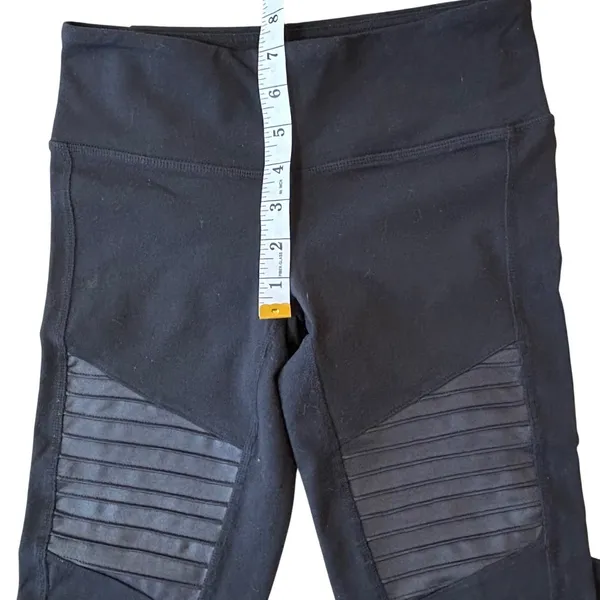 Alo Yoga Moto Panel Leggings Womens XS Black Ribbed Mesh High Performance Active - Image 10