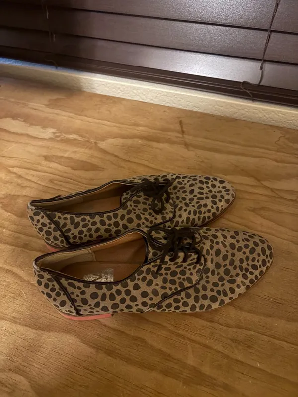 DV Dolce Vita Oxford Shoes Size 6 Leopard Print Lace Up Flats Casual Classic - Image 3