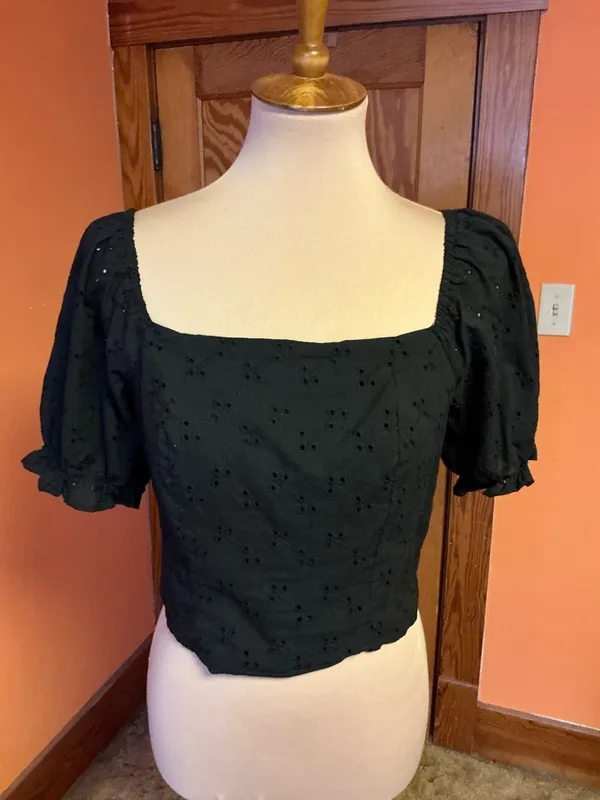 Mason & Belle Black Smocked Puff Sleeve Top Lace Up Back Crop Blouse Size L - Image 7