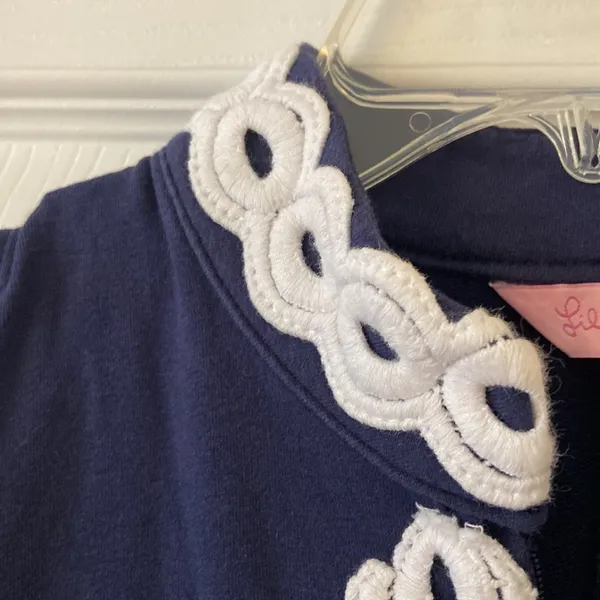 Lilly Pulitzer Dress size XS length 32” bust 30” color navy blue / white embroid - Image 5