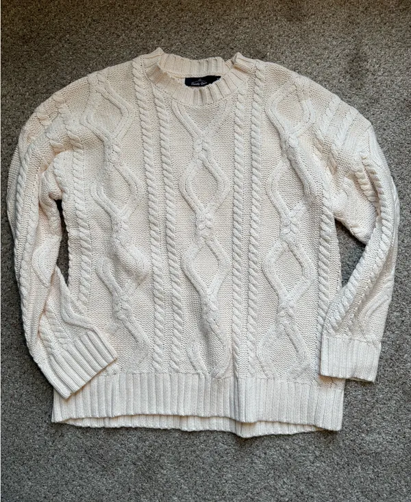 Boutique White crewneck cable knit sweater - Image 3
