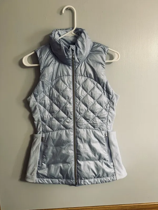 Lululemon Athletica Pastel Light Blue Down For A Run Vest Size 6 - Image 11