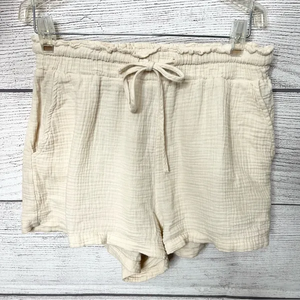 Neutral Cream Button-Up Shirt & Casual Drawstring Shorts Summer Set Size Small - Image 3