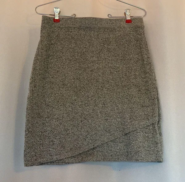 Abercrombie & Fitch Grey skirt - Image 2