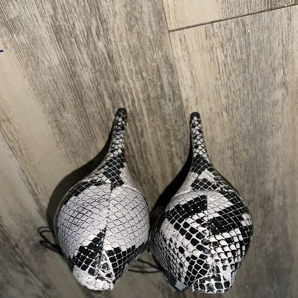 Sale! 🔥🔥🔥🔥 NEW! Worthington Snakeskin Pumps Size 6 - Image 3