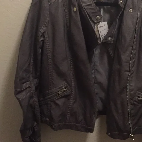 NWT Forever 21 faux leather jacket. - Image 7