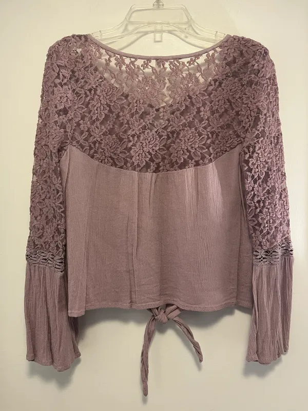Mudd Light Purple Lacey Long Sleeve Crop Top - Size Small - Image 6