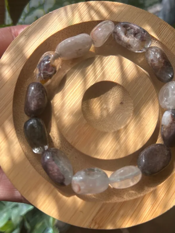 Garden quartz lodolite crystal stretch bracelet - Image 6