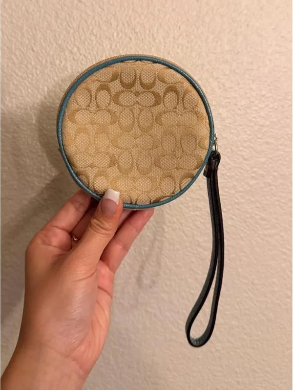 RARE Vintage Coach Juniper Seahorse Coin Purse Wristlet - Image 2