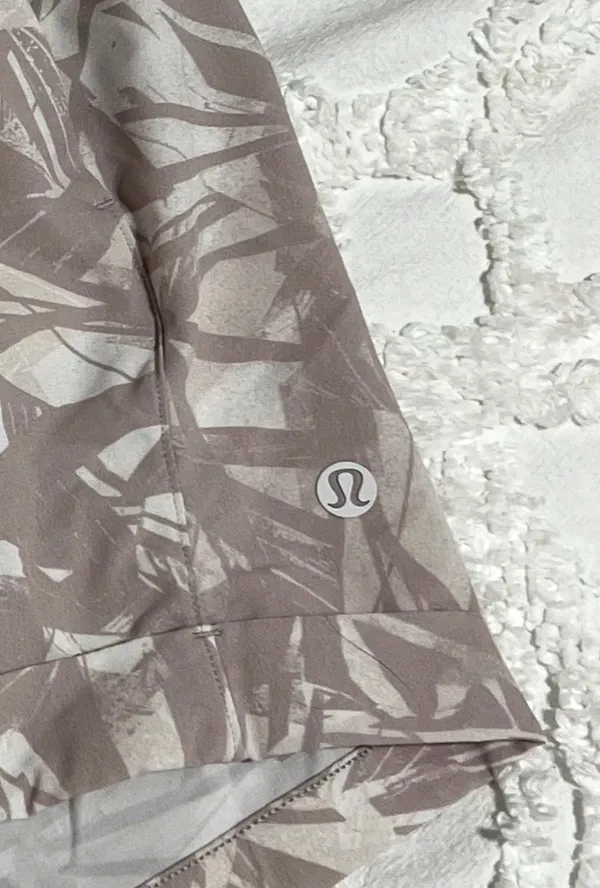 Lululemon Shorts Spring Break Away - Image 6
