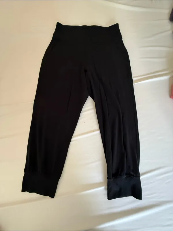 Lululemon Align Crop Joggers - Image 4