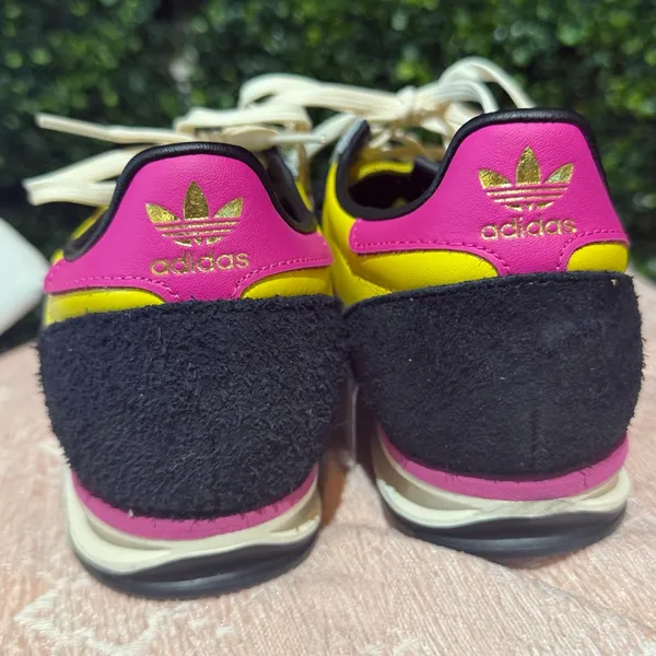 Adidas Navy Blue and Yellow Athletic Shoes - Image 5