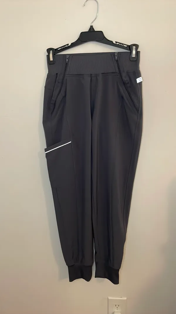 Cherokee Infinity Scrub Set in Grey - Image 6
