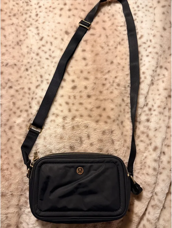Lululemon Bag Crossbody - Image 2