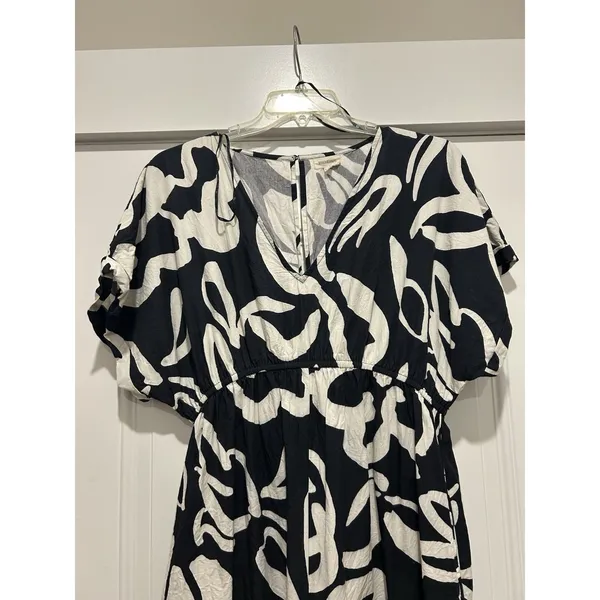 World Market Black White Boho Print Wide Leg Jumpsuit V-Neck Short Sleeve Pocket - Image 2
