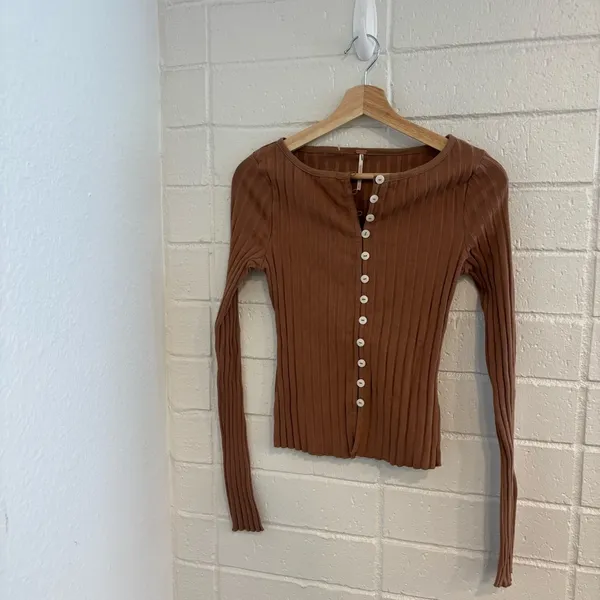 NWOT free people Tilly ribbed longsleeve cardigan in tan - Image 2