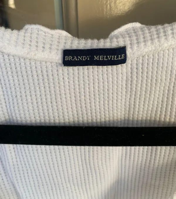 Brandy Melville Crop Top - Image 4