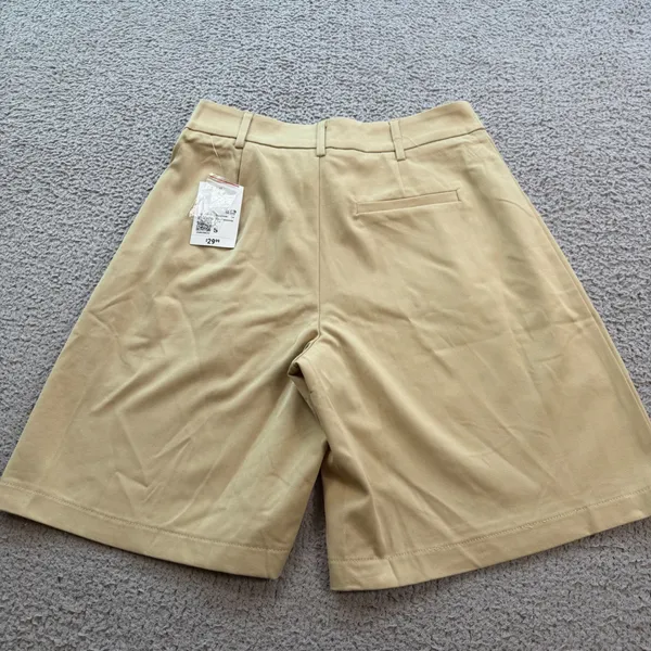 Forever 21 Khaki Tan Pleated High Waisted Tailored Shorts Women Size Small NEW - Image 2