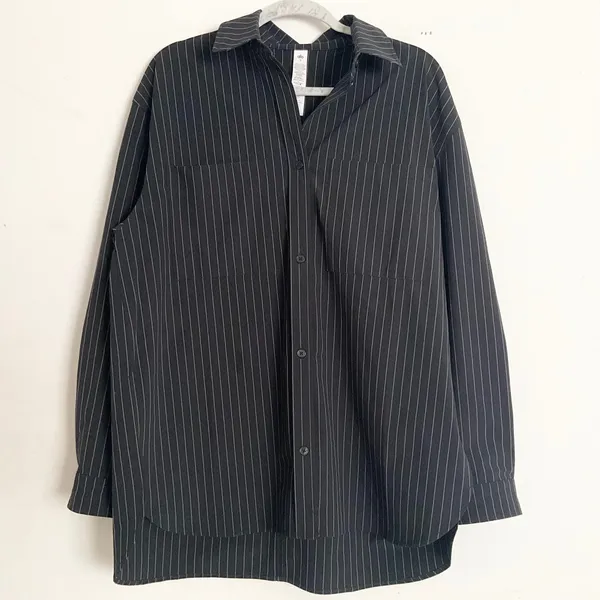 Alo Yoga Pinstripe Daylight Button Down Long Sleeve Black/Titanium M - Image 2
