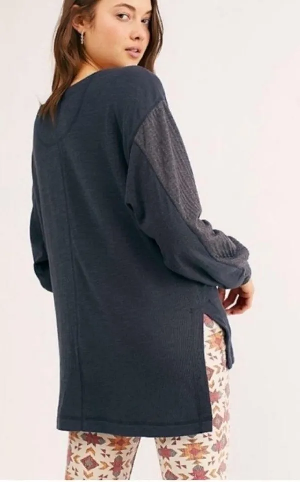 Free People BACK AT IT BOHO COTTON HENLEY TOP 2-TONE BLACK CHARCOAL Size Large - Image 3