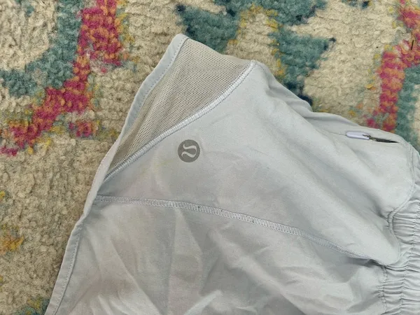 Lululemon Hotty Hot Shorts 2.5" - Image 5