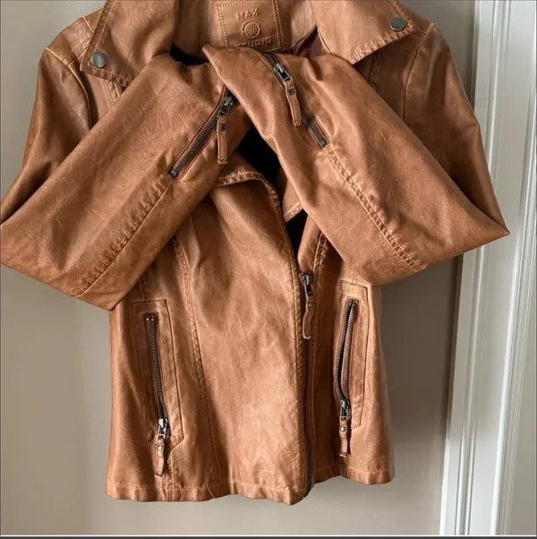 Max Studio Faux Leather Jacket Women's Size Small Brown Moto Zip Front Pocket's - Image 4