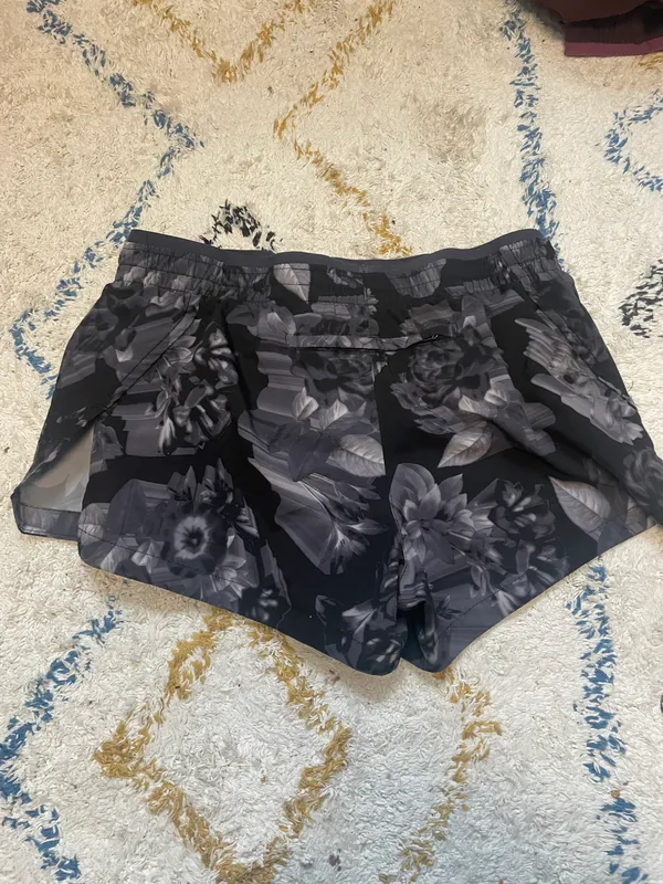 Nike Dri-Fit Floral Running Shorts - Image 4