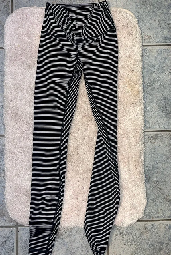 High-Rise Wunder Under Leggings - Image 2