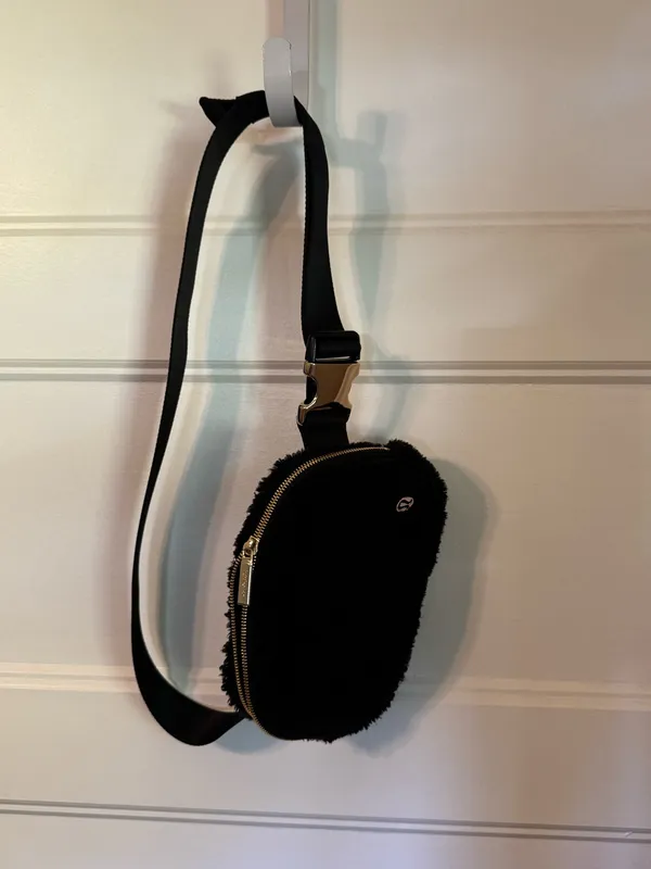 Fuzzy Lululemon Belt Bag  - Image 4