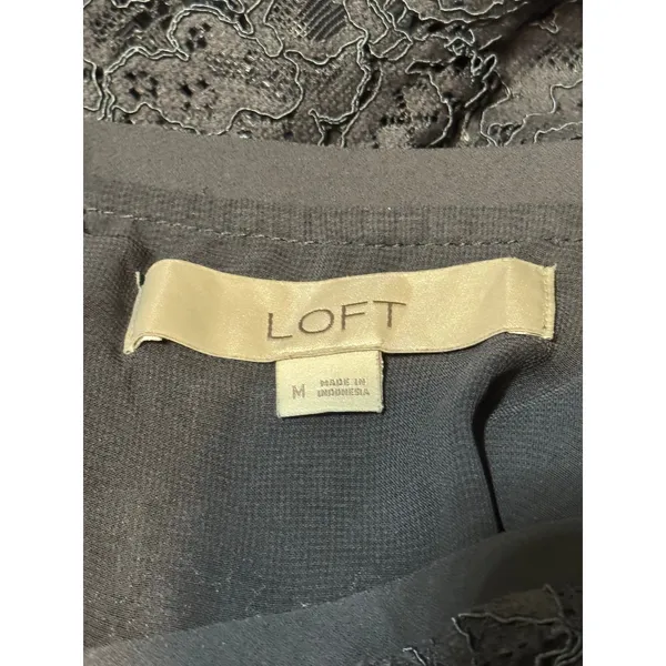 LOFT Gray Lace Ruffle Sleeve Blouse Keyhole Back Top Women’s Medium - Image 5