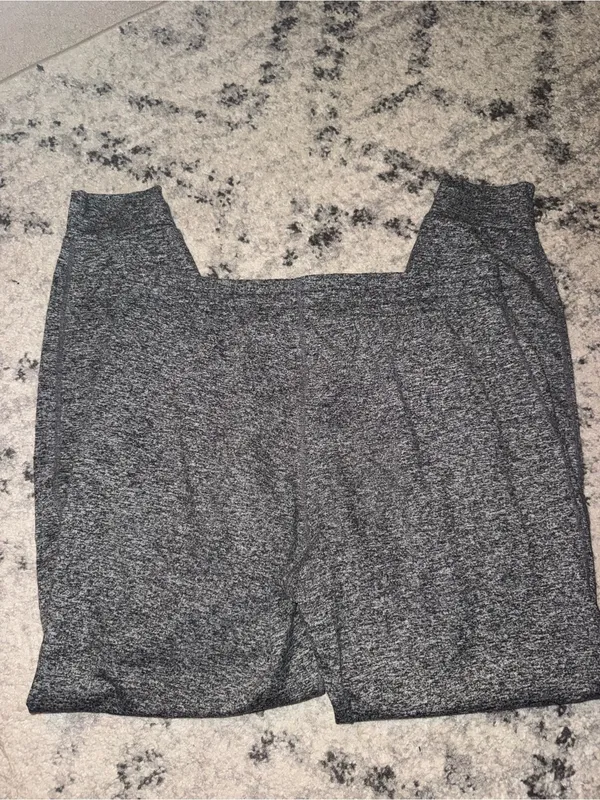 Vuori Charcoal Heather Joggers with Drawstring - Image 4