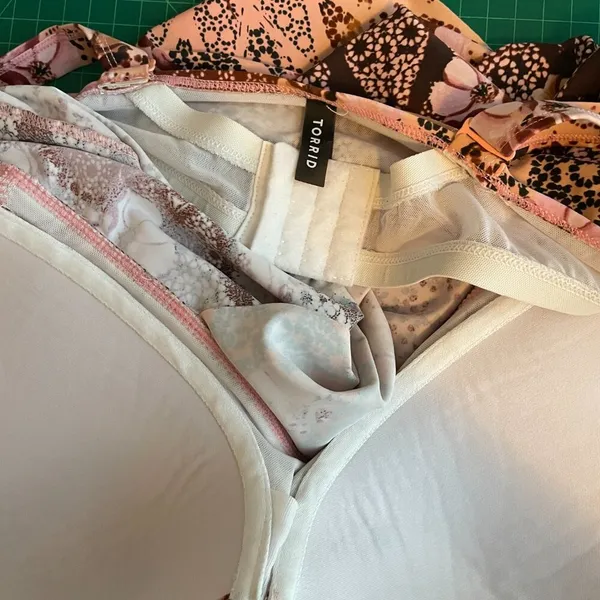 Torrid Women Plus Size 1 D/DD Pink Maroon Floral Tankini Underwire Built in Bra - Image 11