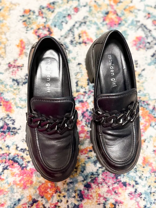Madden Girl Hoxton Chain Lug Loafers - Image 3