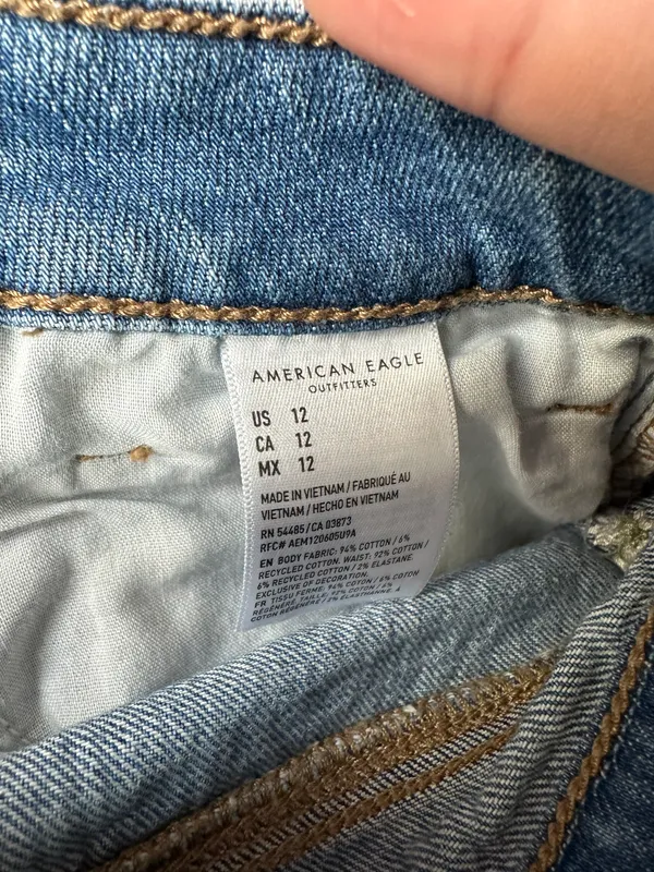 American Eagle Outfitters Mom Shorts - Image 3