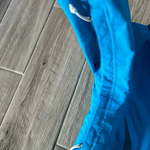 Women’s Northface shell Hyvent  jacket - Image 4
